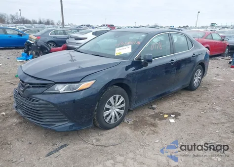 2020 Toyota Camry Le Hybrid z USA, uszkodzony, nr VIN 4T1C31AK5LU019694